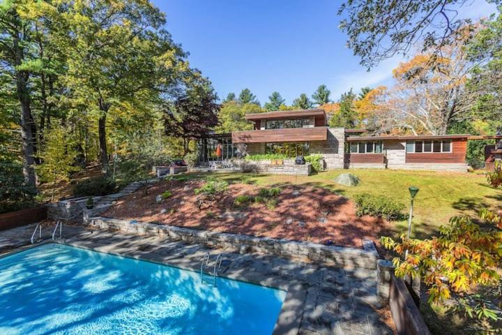 Peaceful Getaway Cottage On Grounds Of Historic Mid-Century Gem Northborough エクステリア 写真